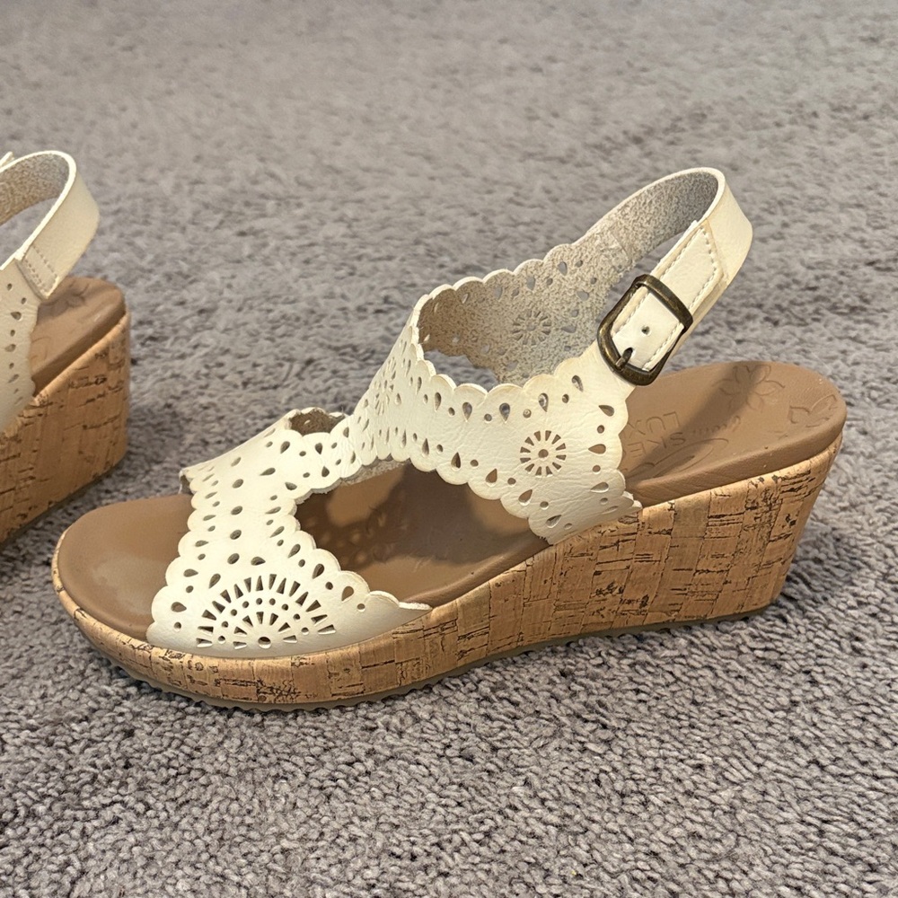 Elegant Cream Women's Sandals